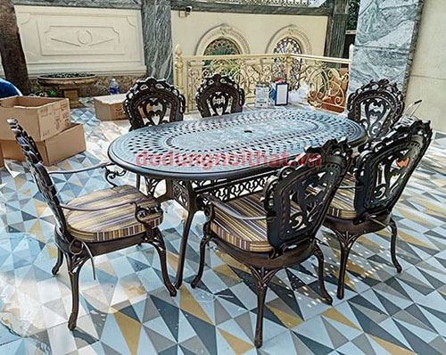 Ban-cafe-san-vuon-ngoai-troi-bv8-2