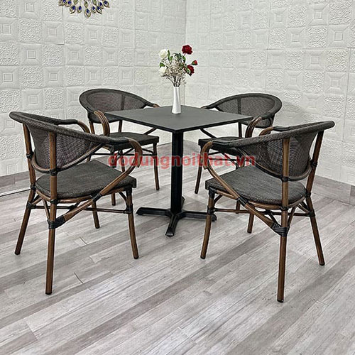 Ban-cafe-san-vuon-ngoai-troi-bv9b-3