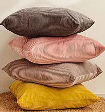 Cach-chon-goi-tua-sofa-phu-hop-voi-khong-gian-noi-that-hien-dai-2d