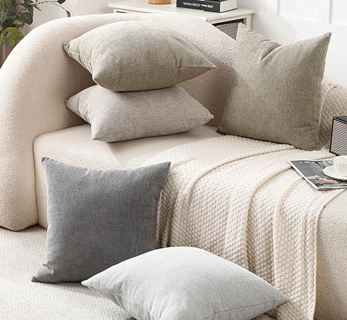 Cach-ve-sinh-va-bao-quan-goi-tua-sofa-luon-sach-nhu-moi-5a