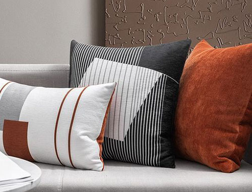 Cach-ve-sinh-va-bao-quan-goi-tua-sofa-luon-sach-nhu-moi-5c