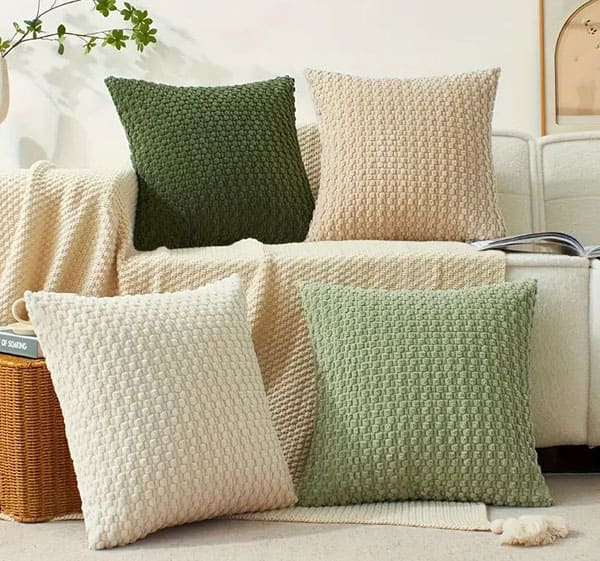 Bi-kip-phoi-goi-tua-va-sofa-cach-tao-diem-nhan-noi-that-dep-mat-2d