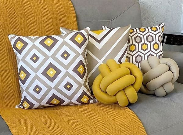 Uu-diem-cach-chon-goi-tua-sofa-co-khoa-keo-chat-luong-9a